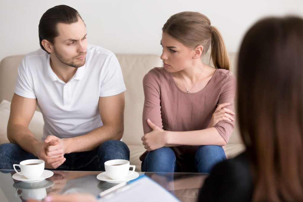 jeune couple en procédure de divorce