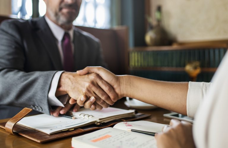 Avocat commis d’office : que couvre-t-il vraiment pour vous ?